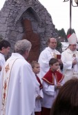 Uroczystość odsłonięcia groty oraz tablicy przy kościele p.w. św. A Boboli w Leszczynach